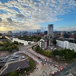Brand New Luxury 2-Bed Flat With Stunning Views